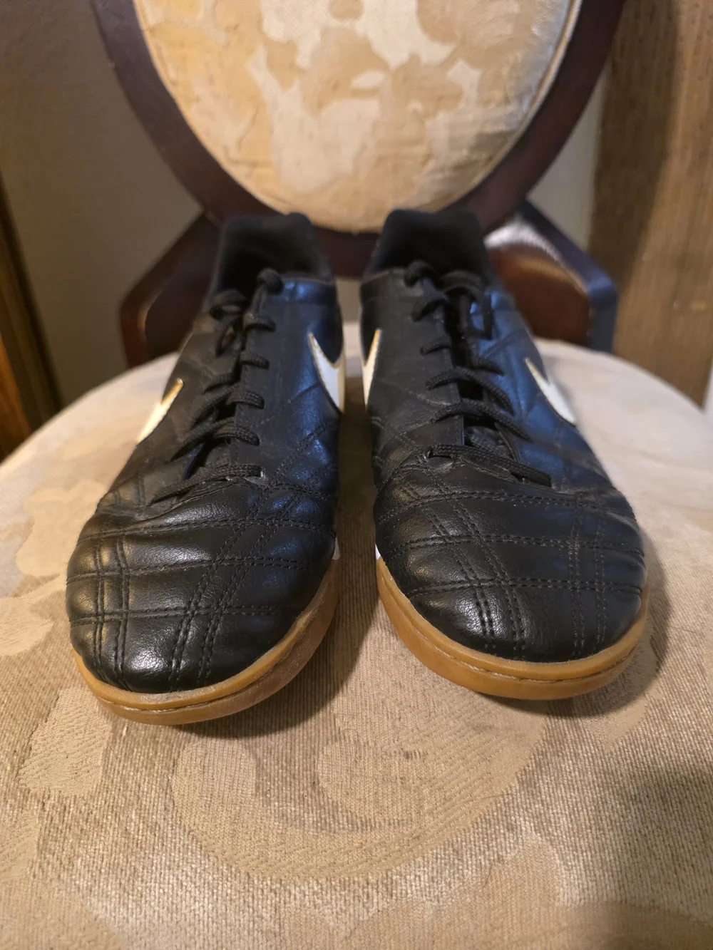 Nike Men's Black & White Indoor Soccer Shoes